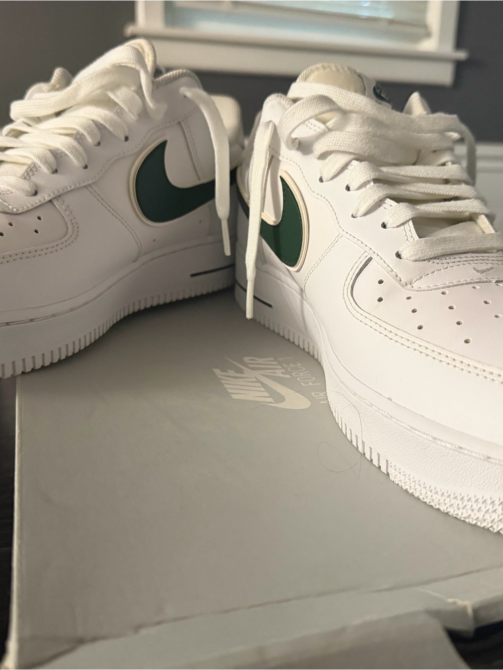 Nike White Low-Top Sneakers with Dark Green Swoosh - Picture 5 of 8